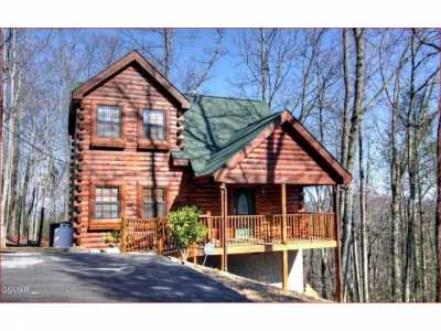 Home For Sale in Pigeon Forge, Tennessee