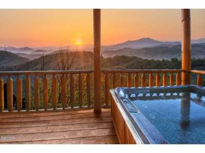 Home For Sale in Pigeon Forge, Tennessee