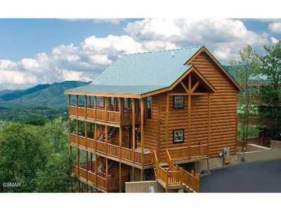 Home For Sale in Pigeon Forge, Tennessee