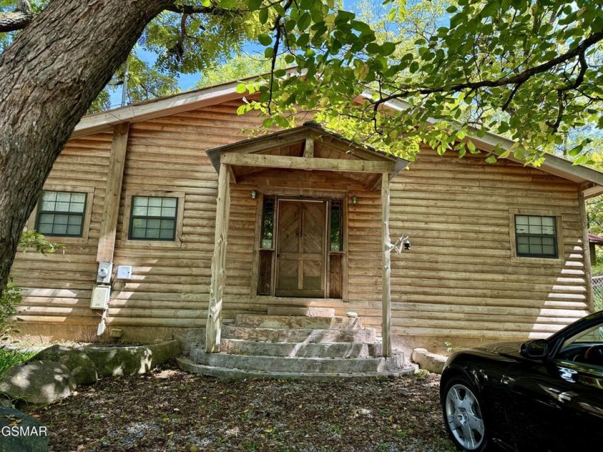 Picture of Home For Sale in Sevierville, Tennessee, United States