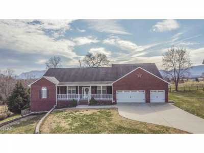 Home For Sale in Seymour, Tennessee