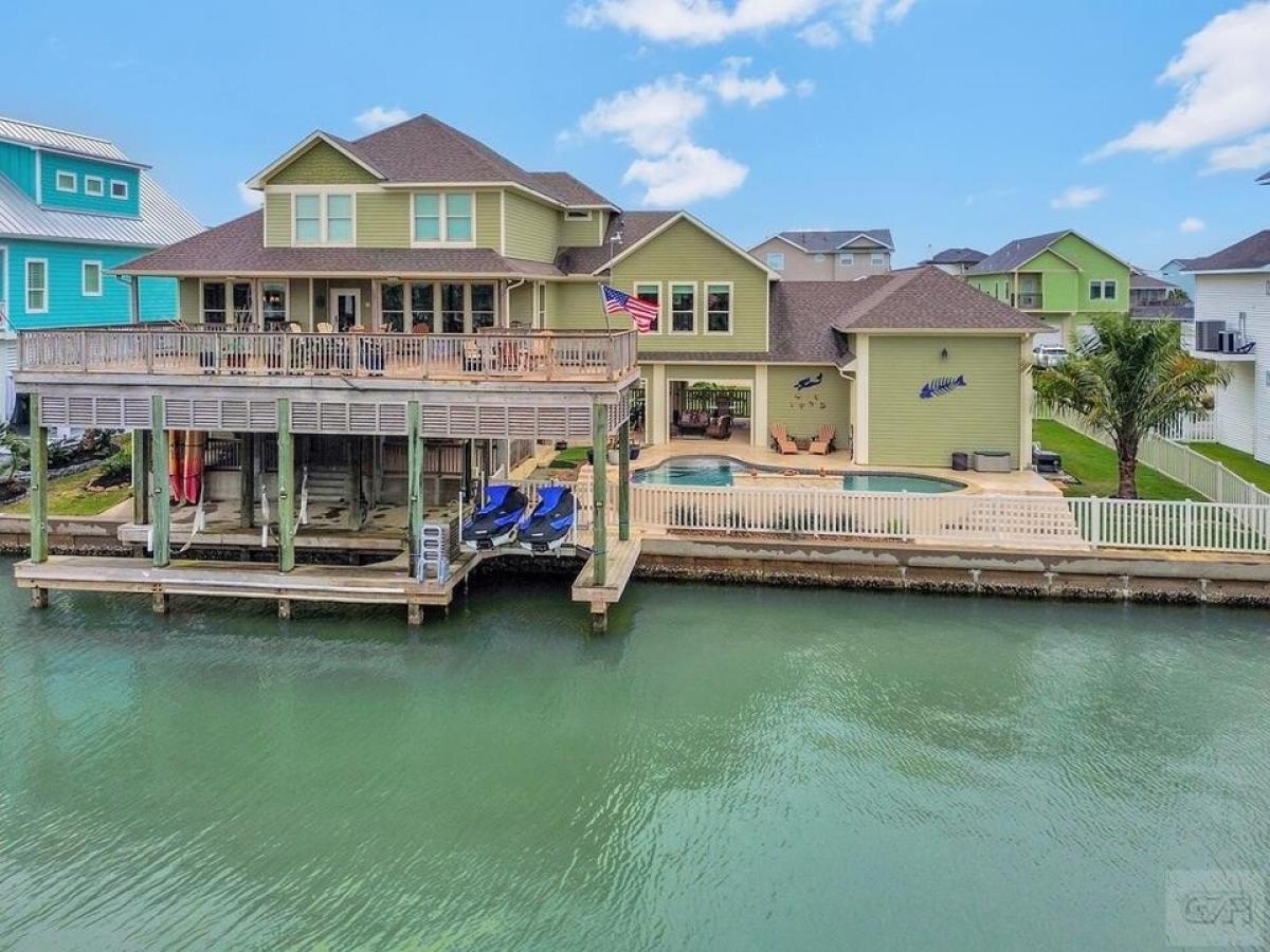 Picture of Home For Sale in Tiki Island, Texas, United States