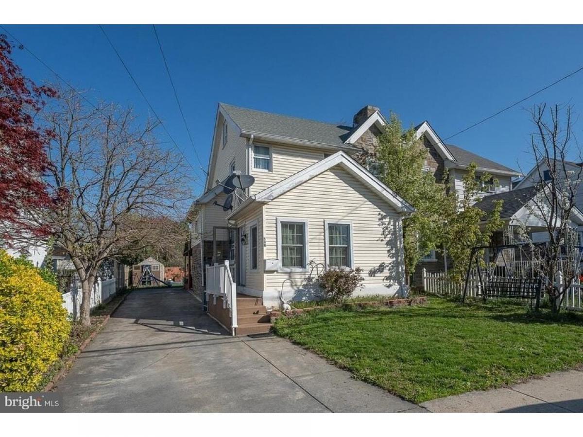 Picture of Home For Sale in Upper Darby, Pennsylvania, United States