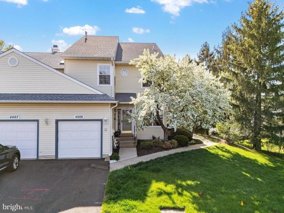 Picture of Home For Sale in Yardley, Pennsylvania, United States