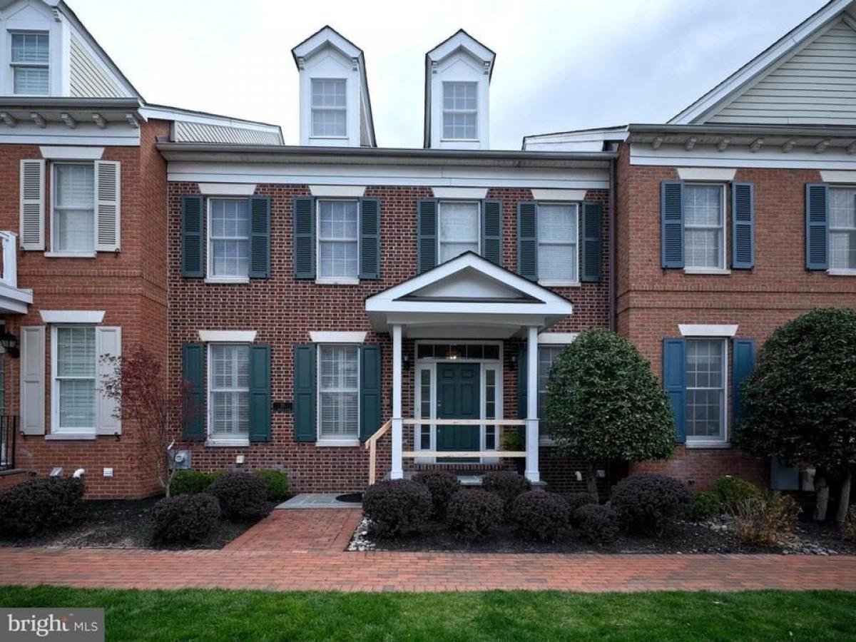 Picture of Home For Sale in Newtown, Pennsylvania, United States