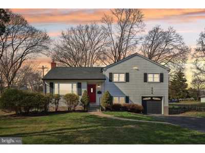 Home For Sale in Yardley, Pennsylvania