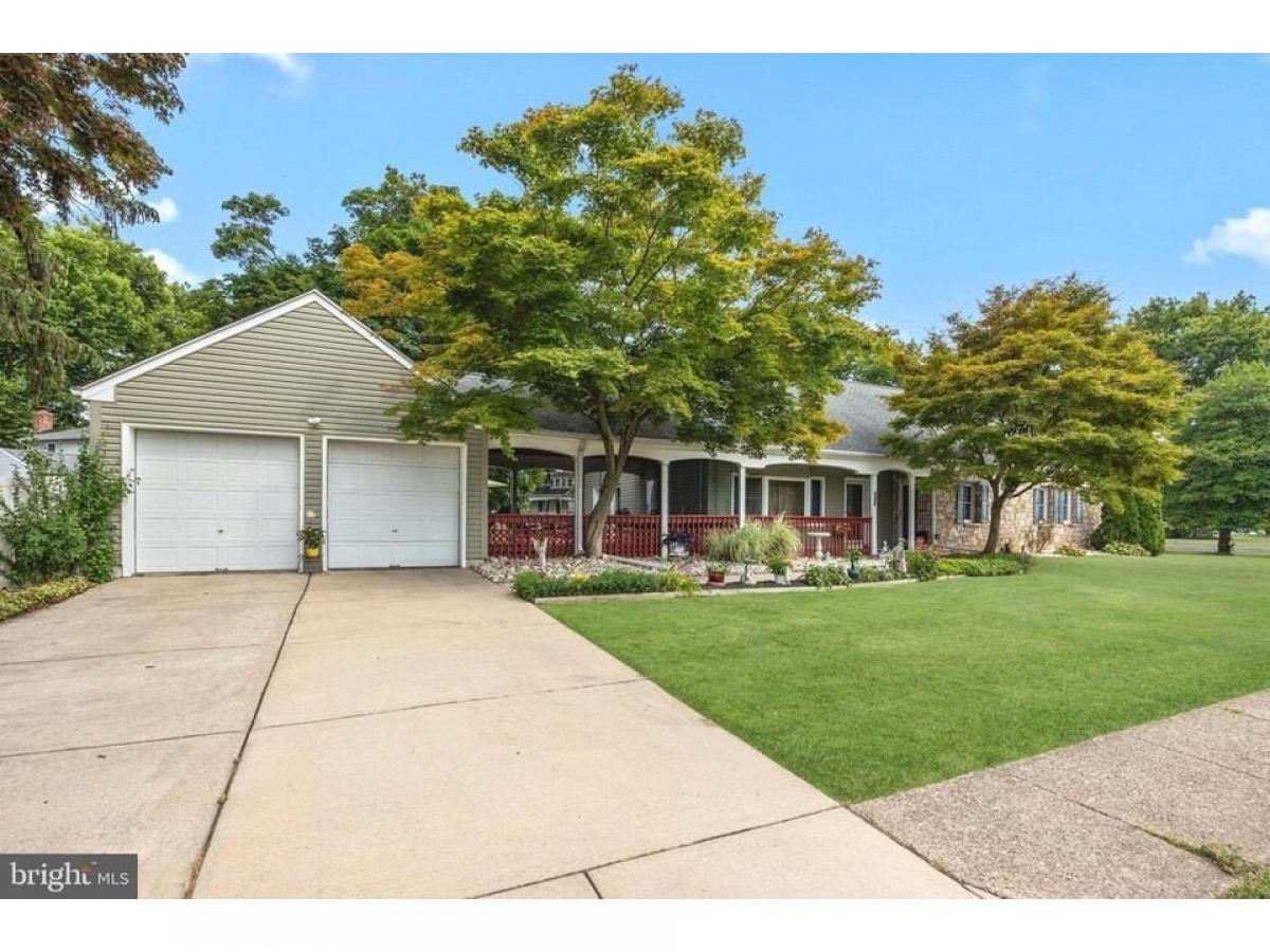 Picture of Home For Sale in Langhorne, Pennsylvania, United States