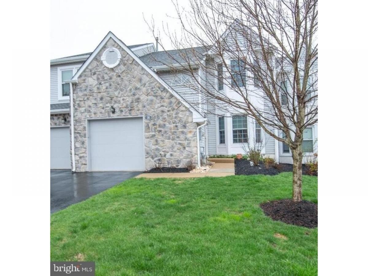 Picture of Home For Sale in Newtown, Pennsylvania, United States