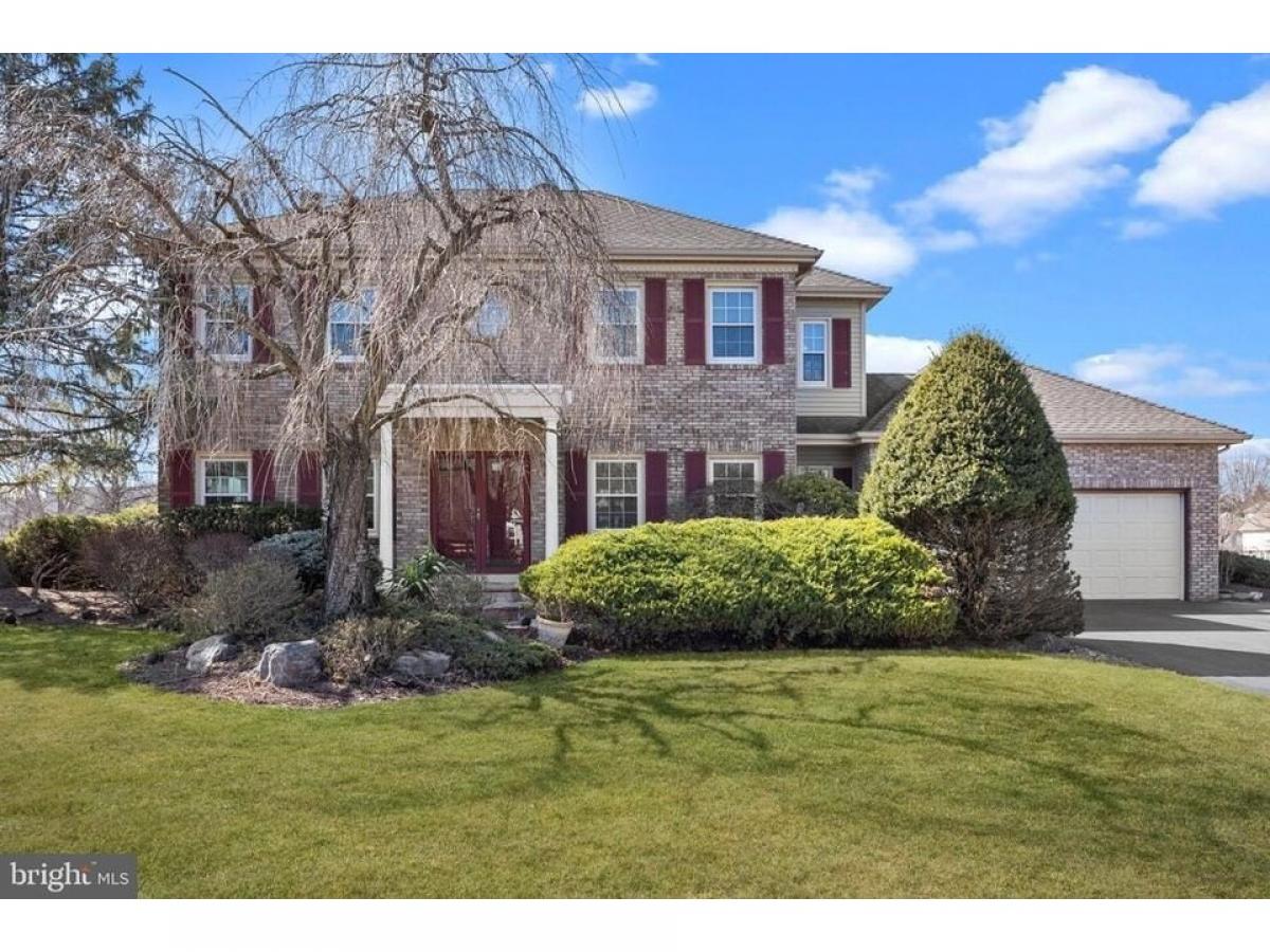 Picture of Home For Sale in Princeton Junction, New Jersey, United States