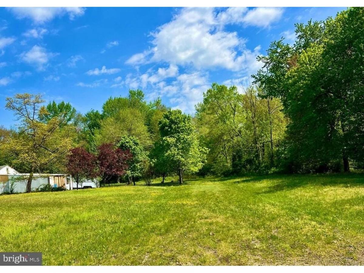 Picture of Residential Land For Sale in Marlton, New Jersey, United States