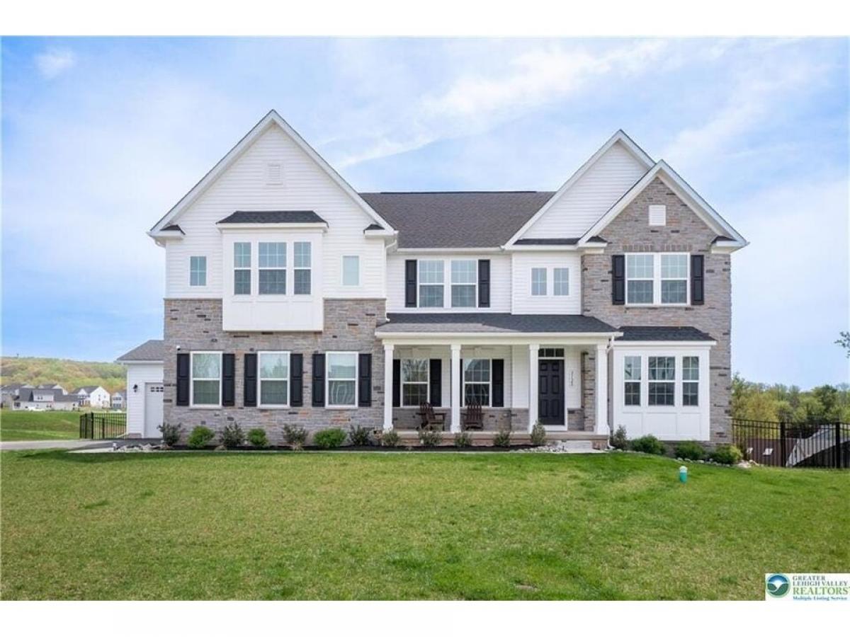 Picture of Home For Sale in Upper Saucon Twp, Pennsylvania, United States