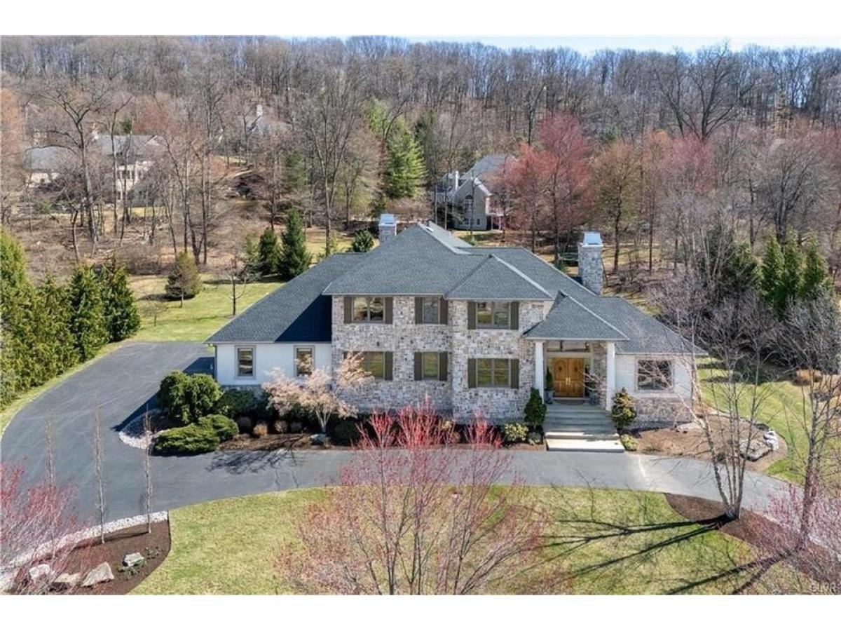 Picture of Home For Sale in Upper Saucon Twp, Pennsylvania, United States