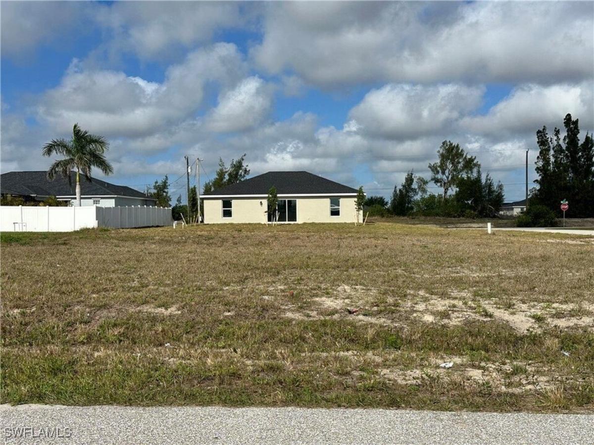 Picture of Residential Land For Sale in Cape Coral, Florida, United States