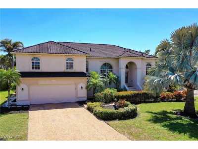 Home For Sale in Sanibel, Florida