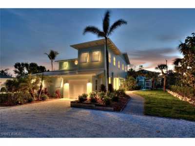 Home For Sale in Sanibel, Florida