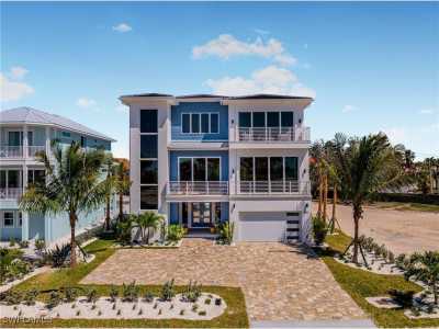 Home For Sale in Fort Myers Beach, Florida