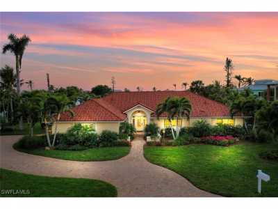 Home For Sale in Sanibel, Florida