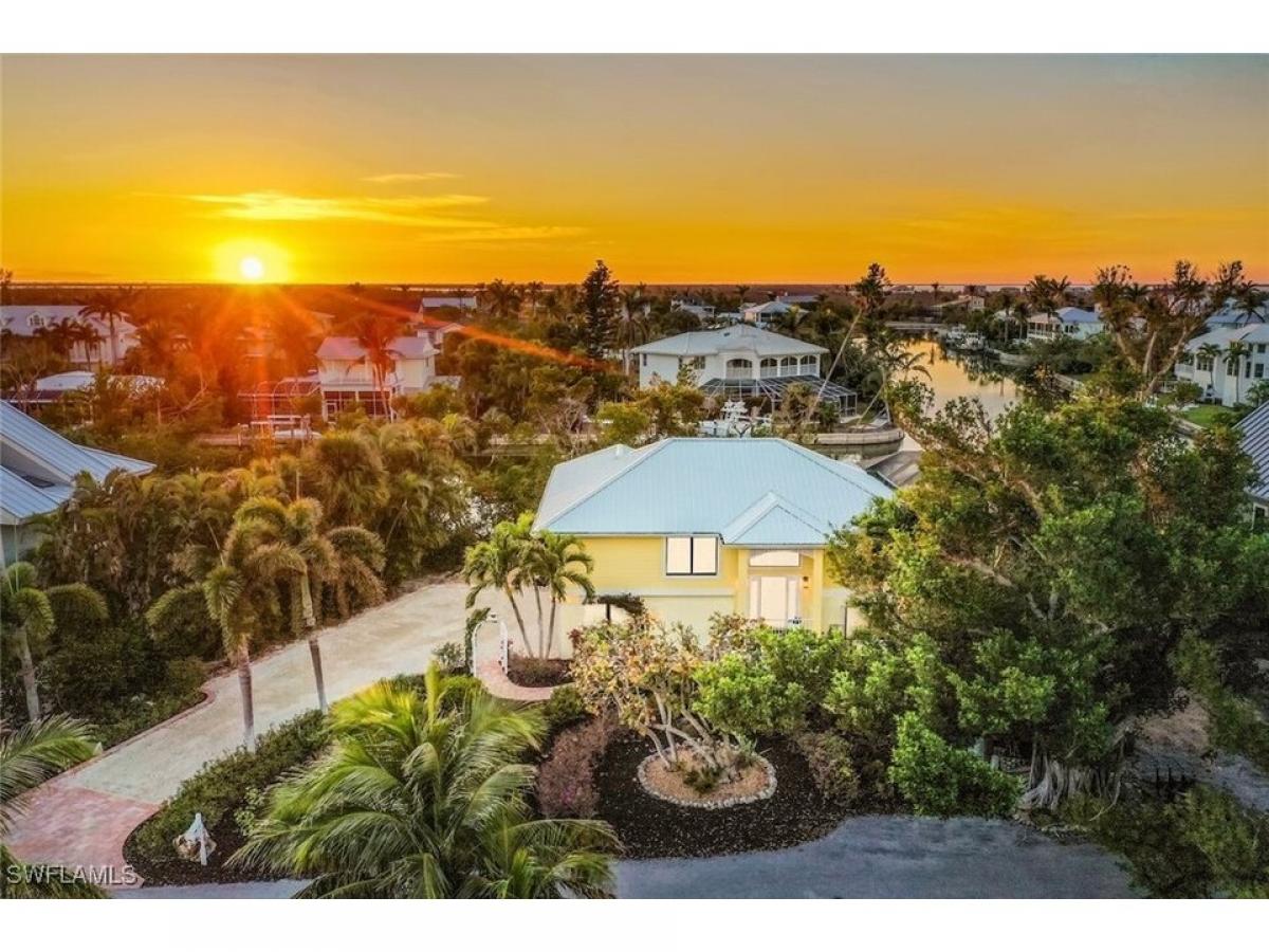 Picture of Home For Sale in Sanibel, Florida, United States