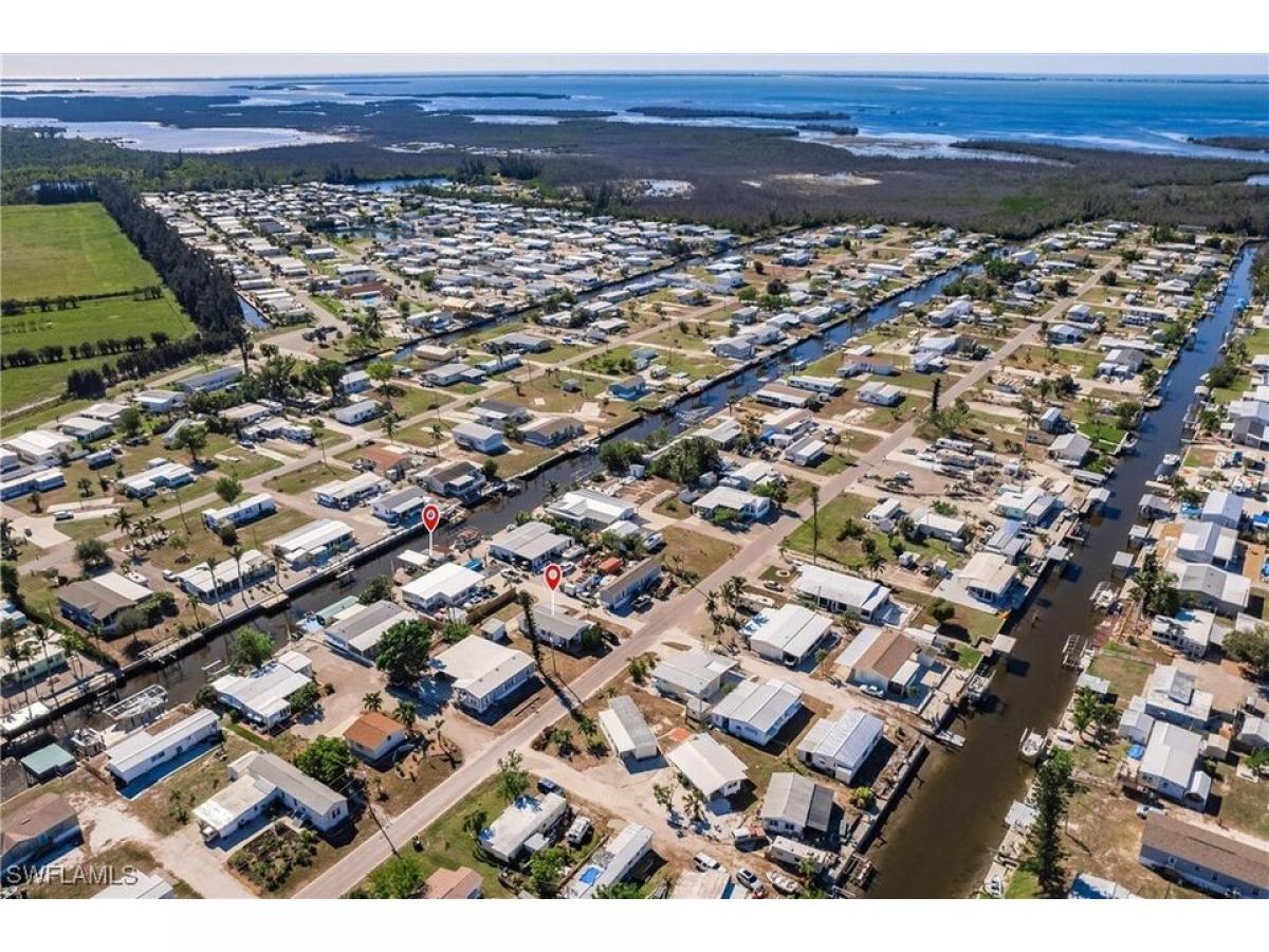 Picture of Home For Sale in Saint James City, Florida, United States