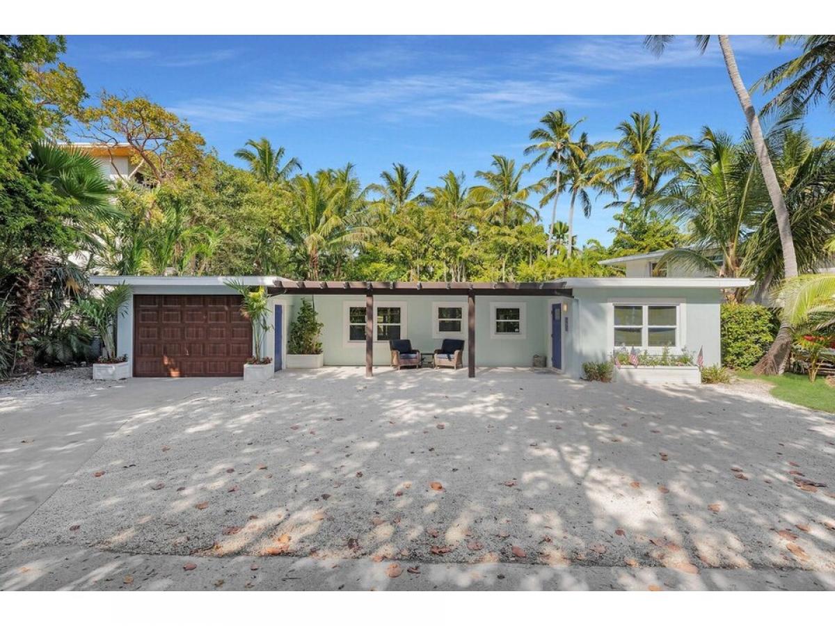 Picture of Home For Sale in Upper Matecumbe Key Islamorada, Florida, United States