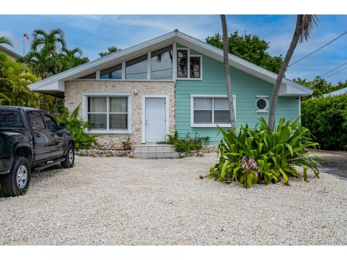 Picture of Home For Sale in Plantation Key, Florida, United States