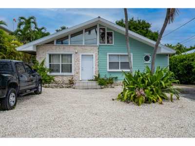 Home For Sale in Plantation Key, Florida