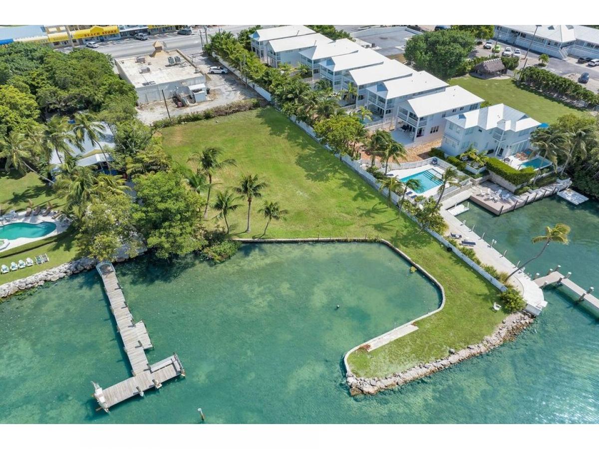 Picture of Residential Land For Sale in Upper Matecumbe Key Islamorada, Florida, United States
