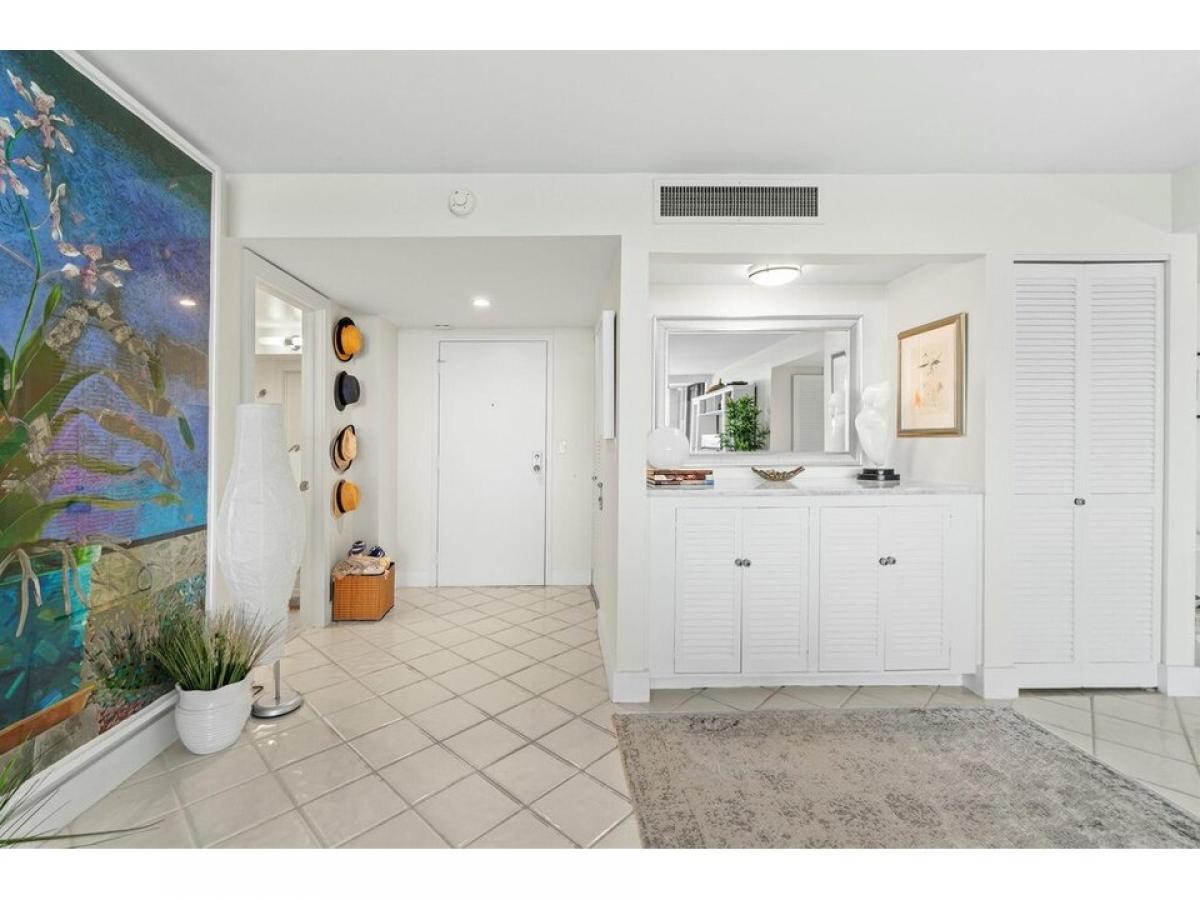 Picture of Home For Sale in South Palm Beach, Florida, United States