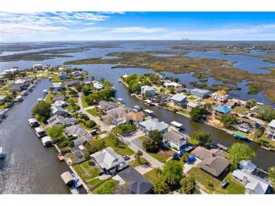 Home For Sale in Crystal River, Florida