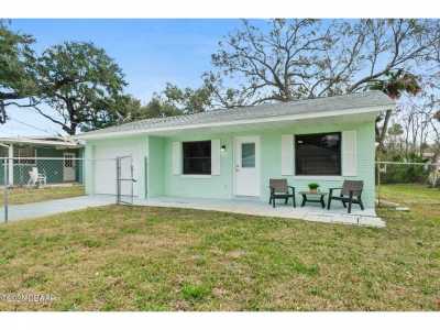 Home For Sale in Edgewater, Florida