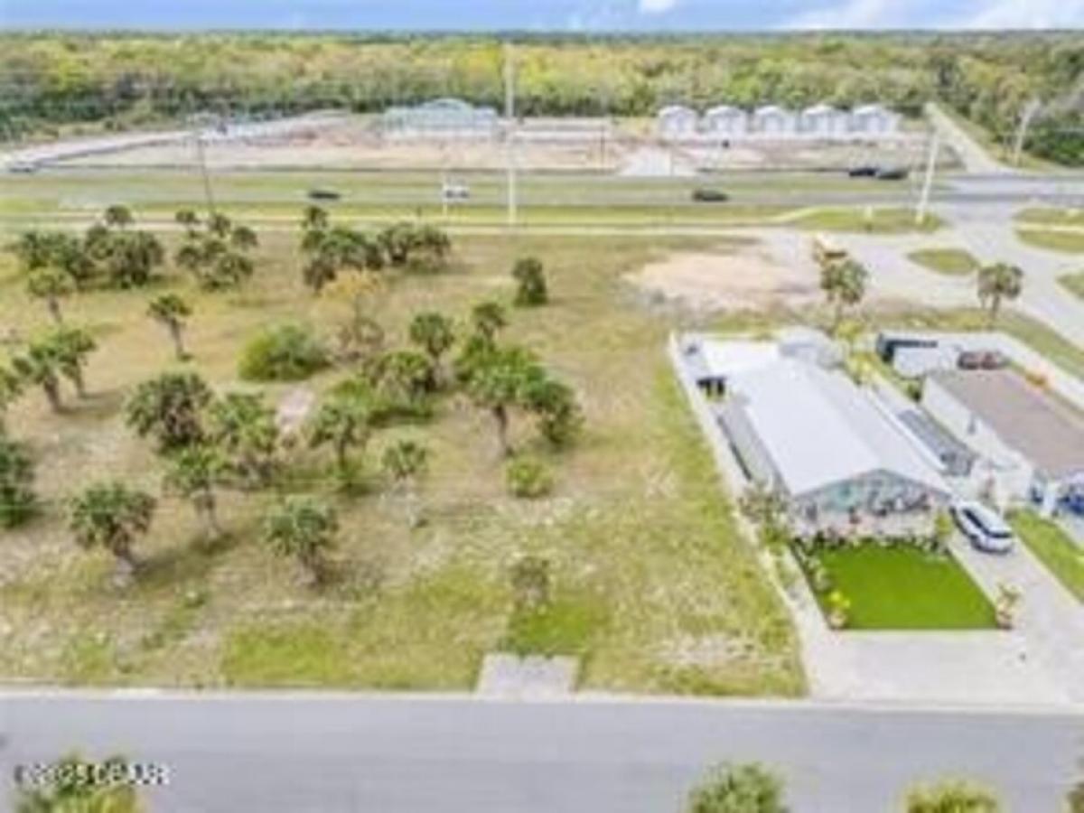 Picture of Residential Land For Sale in Oak Hill, Florida, United States