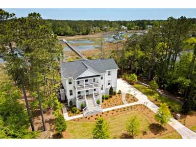 Home For Sale in Mount Pleasant, South Carolina