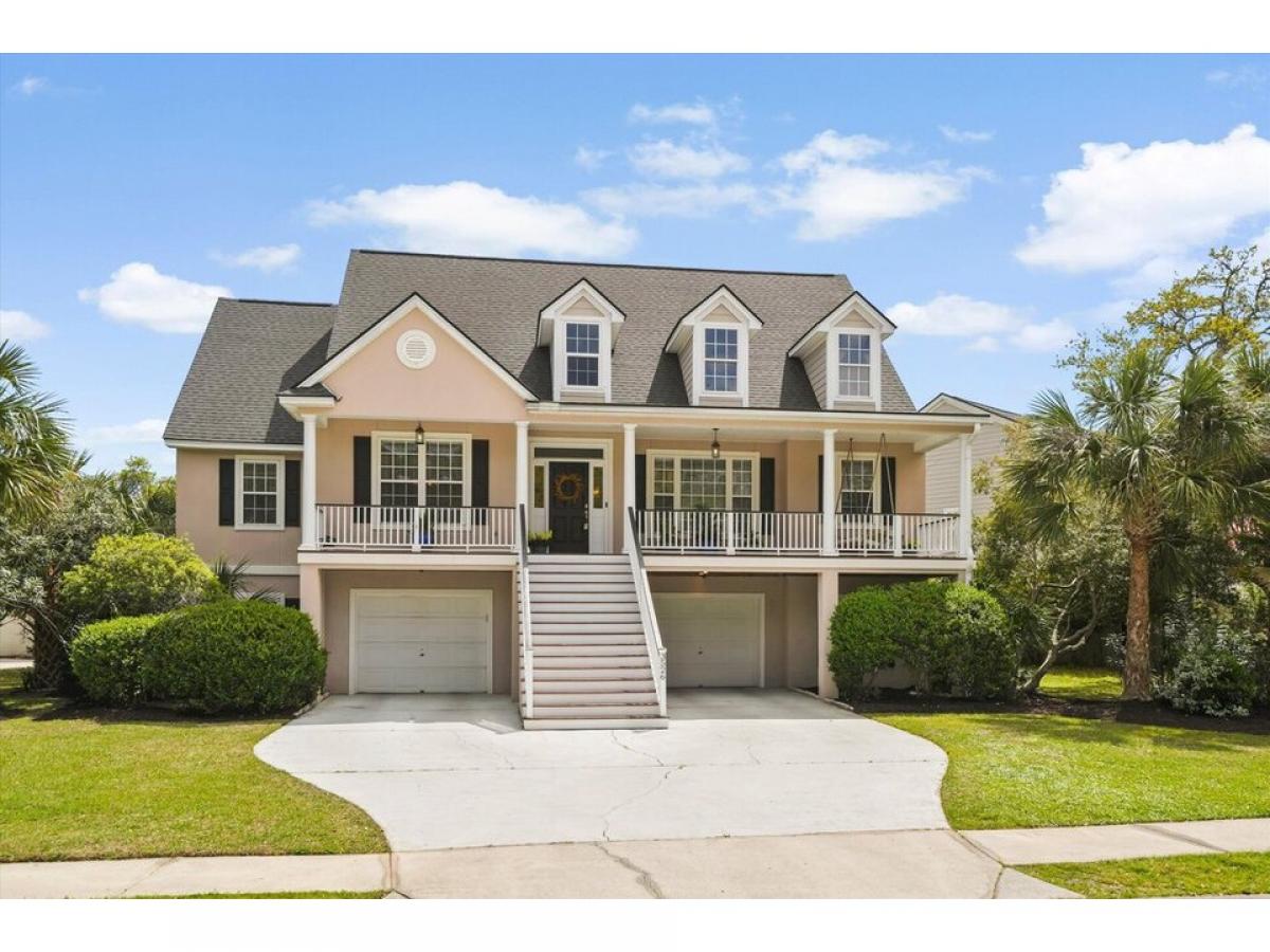 Picture of Home For Sale in Mount Pleasant, South Carolina, United States