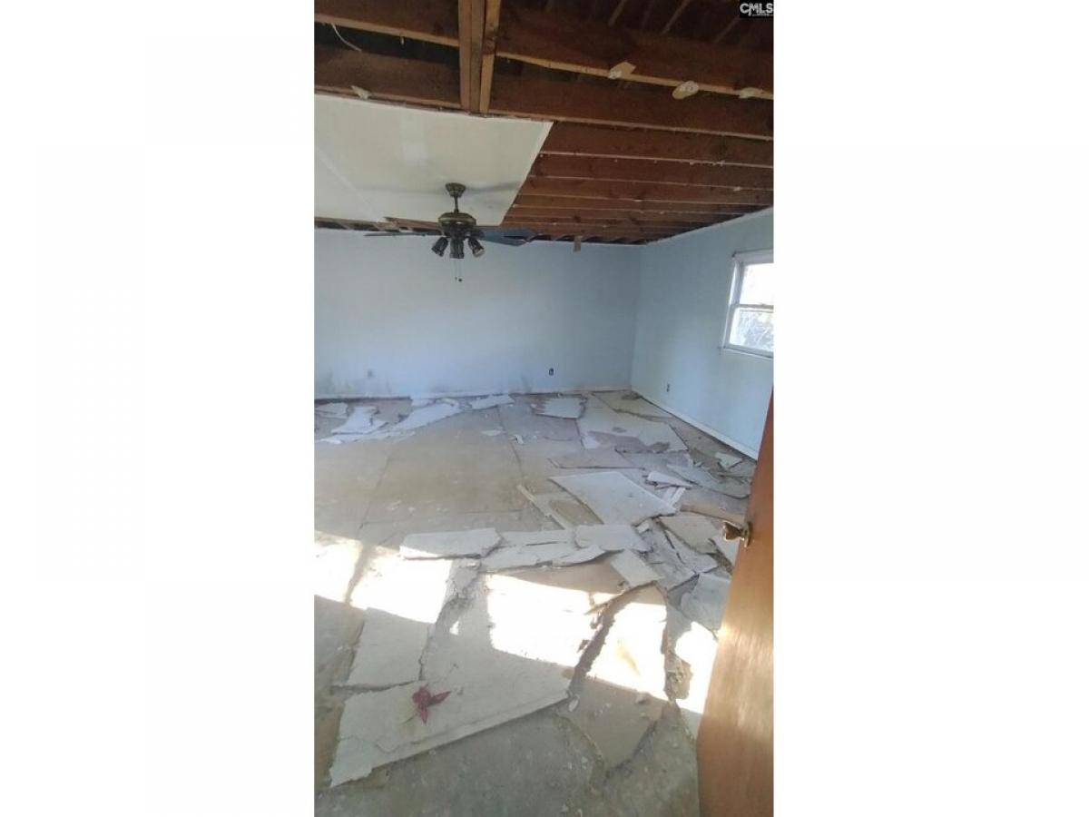 Picture of Home For Sale in Rembert, South Carolina, United States