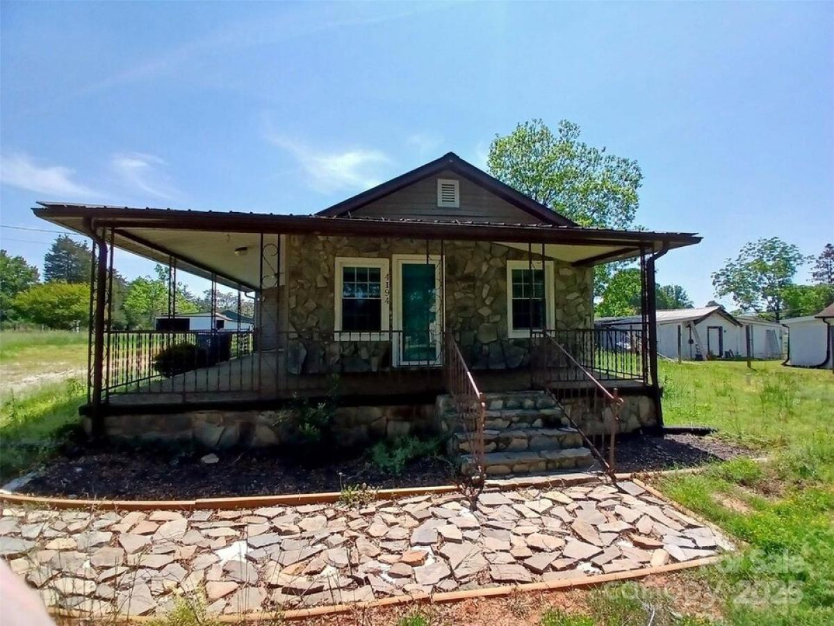 Picture of Home For Sale in Maiden, North Carolina, United States