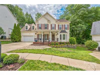 Home For Sale in Pineville, North Carolina