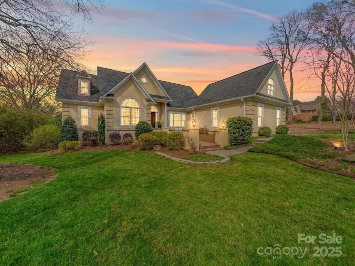 Picture of Home For Sale in Cramerton, North Carolina, United States