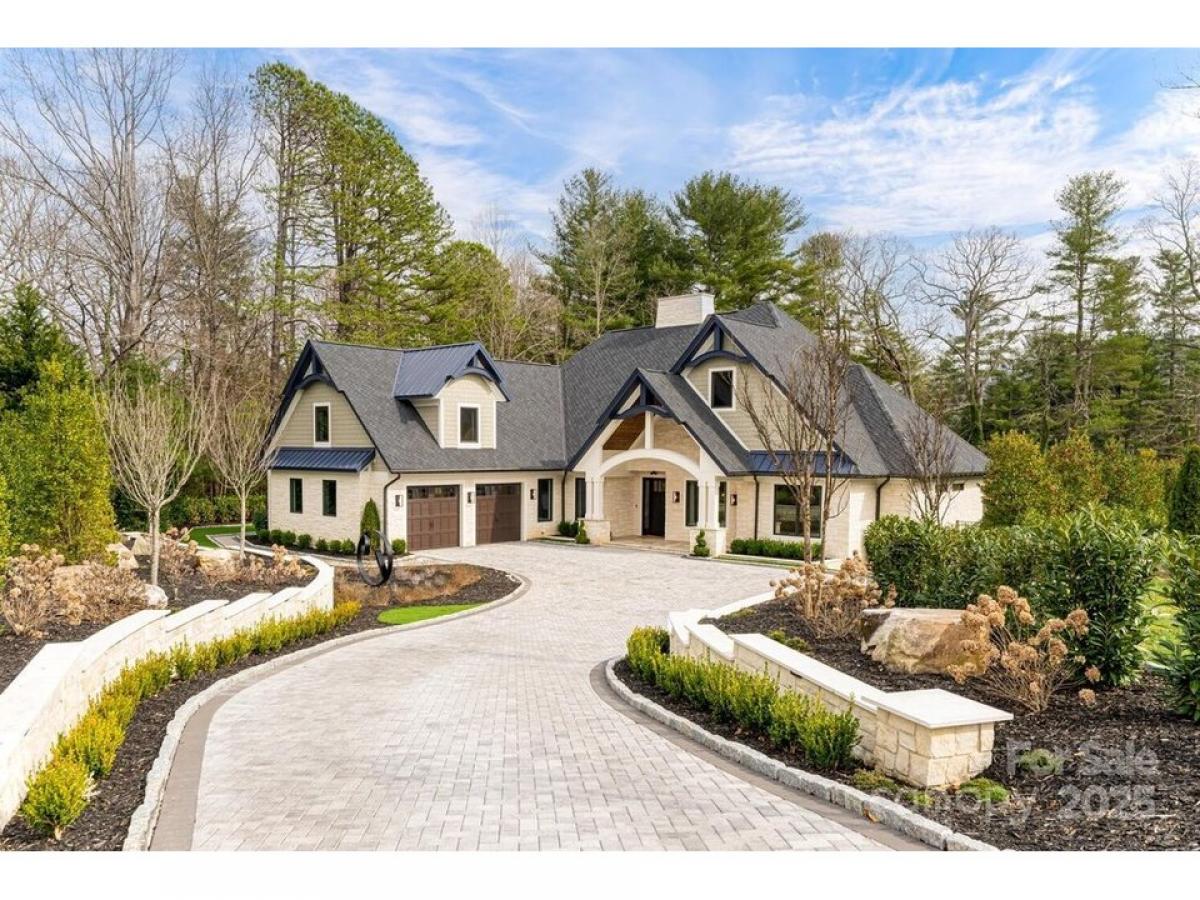 Picture of Home For Sale in Flat Rock, North Carolina, United States