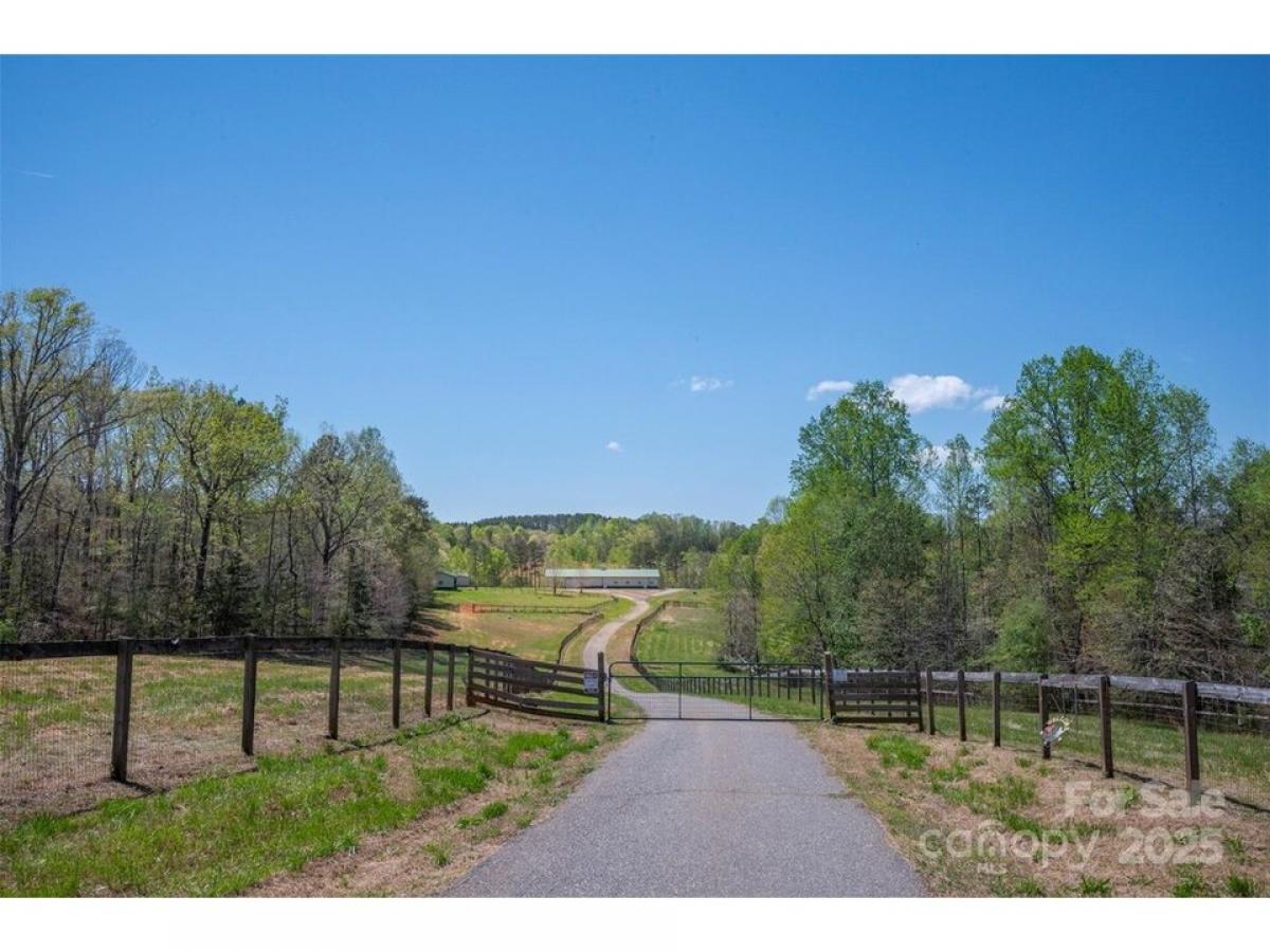 Picture of Home For Sale in Bostic, North Carolina, United States