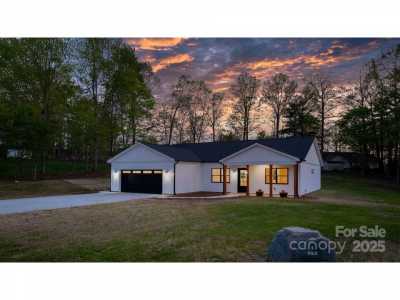 Home For Sale in Newton, North Carolina