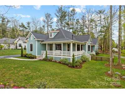 Home For Sale in Flat Rock, North Carolina