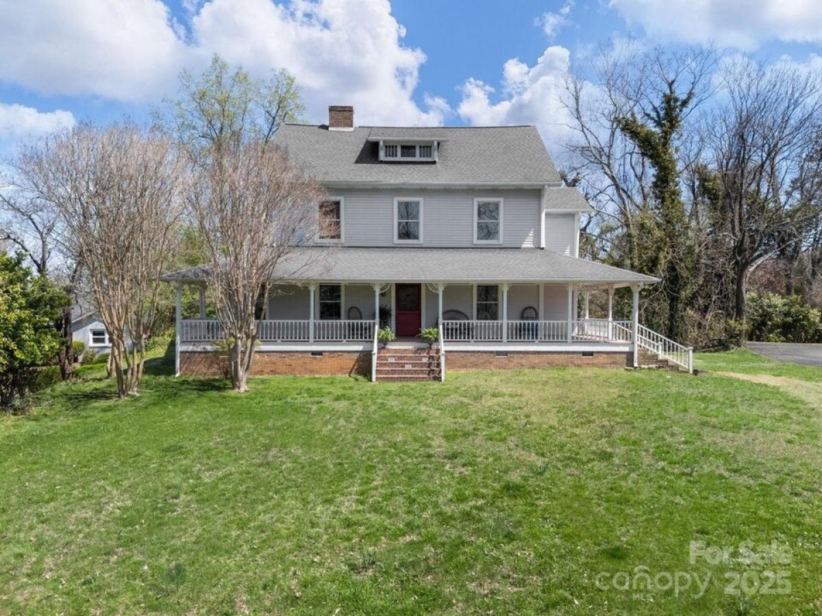 Picture of Home For Sale in Tryon, North Carolina, United States