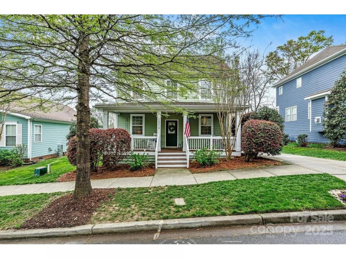 Picture of Home For Sale in Huntersville, North Carolina, United States