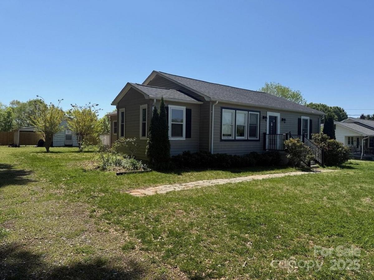 Picture of Home For Sale in Ellenboro, North Carolina, United States