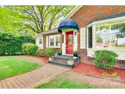 Home For Sale in Hickory, North Carolina