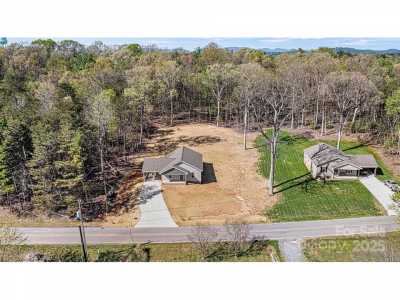 Home For Sale in Taylorsville, North Carolina