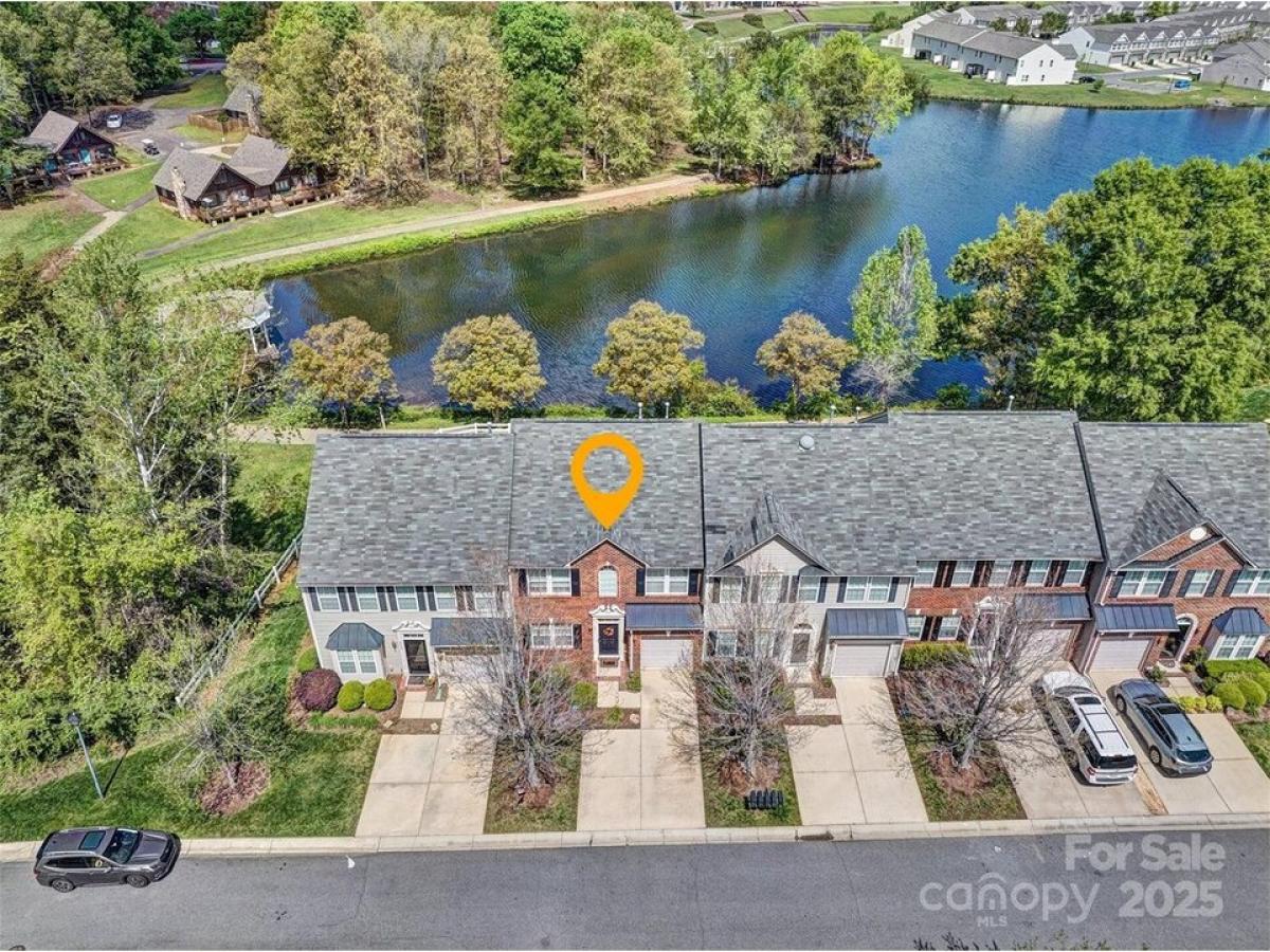 Picture of Home For Sale in Fort Mill, South Carolina, United States