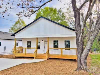 Home For Sale in Forest City, North Carolina