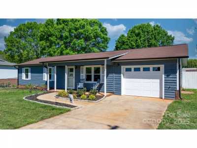 Home For Sale in Newton, North Carolina