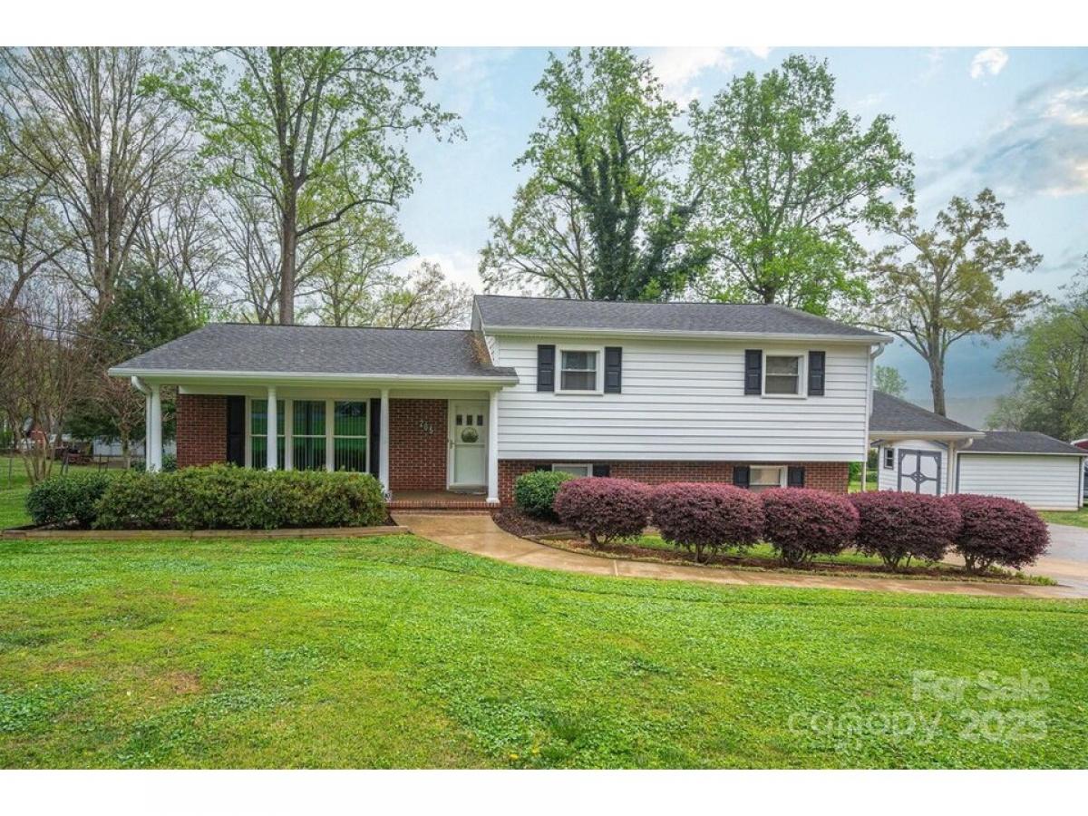 Picture of Home For Sale in Bessemer City, North Carolina, United States